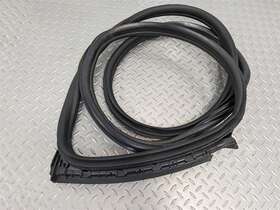 51339808654 Mini 14-17 Cooper Left Driver Side Door Seal Weatherstrip Rubber Oem
