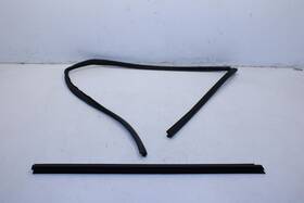 80330-3ka0c Nissan 13-20 Pathfinder Front Right Door Window Run Channel With Belt Weatherstrip