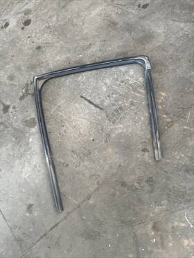 82331-8s500 Nissan 04-07 Titan Se Le Xe Crew Cab Rear Left Window Channel Run