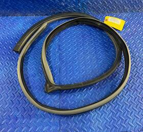 Oem 62311/2-aa030 2002 2006 Front Right Rh Passenger Side Door Window Weatherstrip Seal Grey