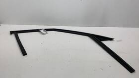 31108768 Polestar 2021-2023 2 Front Right Door Upper Weatherstrip Rubber Seal