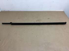 147h Porsche Cayenne S Front Left Driver Door Window Belt Weatherstrip Seal 11-16 O