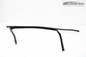 Porsche 958531432025 2011-18 Cayenne Front Right Side Door Window Glass Run Channel Seal Oem