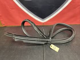Porsche 99653707603 2000 Carrera Coupe 996 Right Door Gasket Seal Weather Strip 99653707503