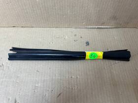 Pt00031236 Rivian Pt00031236/37 R1s Front/rear Lh/rh Side Door Window Glass Guide Seal
