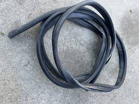 9226028 Saab Hatch Weatherstrip 1989 Classic 900 Hatchback