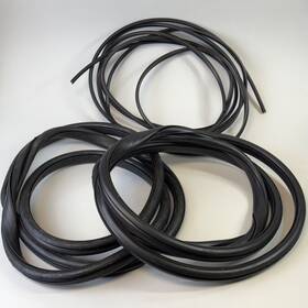40-0445-81 Steele Rubber Products Two Rear Window Gaskets Torn Without Ne Complete Lockstrip