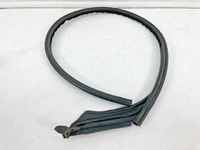 103214600 Tesla 2016 - 2023 Model X Front Right Side Door Upper Weatherstrip Seal Oem