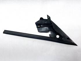 109050100-g Tesla 17-22 Model 3 M3 Front Left Side Door Window Weatherstrip Seal Oem