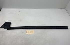 1500063-00-c Tesla 2020 2021 Model Y Front Right Door Window Inner Weatherstrip Rubber Seal