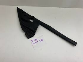 1500067-00-b Tesla 2020-2023 Model Y My Front Right A-pillar Flag Glass Run Weatherstrip Seal