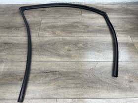299g-z1 Toyota 95-99 Avalon Front Right Passenger Glass Window Guide Seal Look