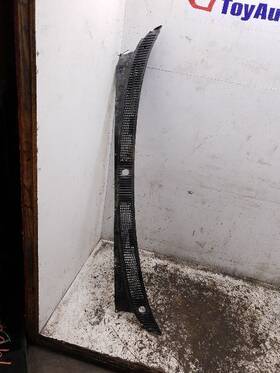 55708-34020 Toyota 93 94 95 96 97 98 T100 Cowl Vent Panel