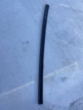 0c010 Toyota 67856 2008 Tundra Front Door Panel Lower Protector Rubber Seal Left Side Oem