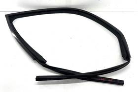 68141-35022 Toyota 96-02 4runner Right Front Passenger Window Glass Run Channel