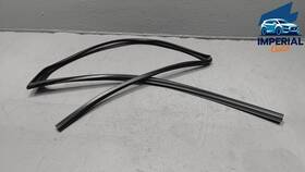 Toyota 6814102370 20-25 Corolla Front Passenger Side Door Window Glass Run Channel Seal Oem