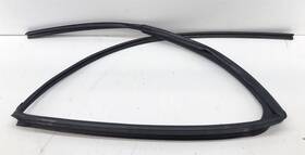 68152-0c010 Toyota 01-07 Sequoia Left Rear Driver Window Run Channel Oem 68152-0c010 Toyota 01-07 Sequoia Left Rear Driver Window Run Channel Oem