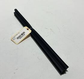 06170 Toyota 68173 2018 Camry Le Door Window Inner Weatherstrip Seal Rear Passenger Oem