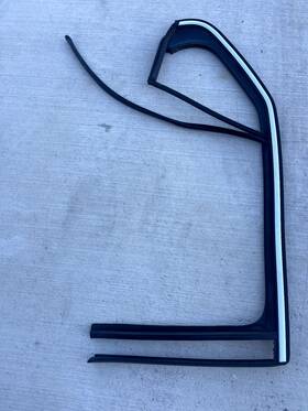 1k5-839-432 Volkswagen 2006 Vw Jetta Rear Door Window Run Channel Weatherstrip Molding Right Side Oem