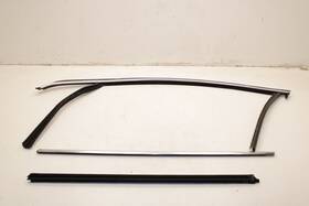 31352547 Volvo 2011-2018 S60 Front Left Door Run Channel With Belt Molding Weatherstrip
