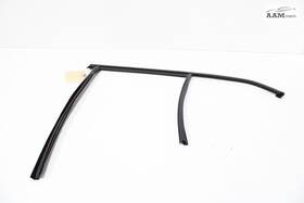 33314718 Volvo 2019-2023 Xc40 Rear Left Side Door Window Glass Run Seal With Molding Oem