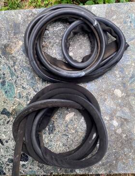 668980 Vp Volvo P1800 Door Frame Seal Set Rubber Felt Cloth 2 Years Old